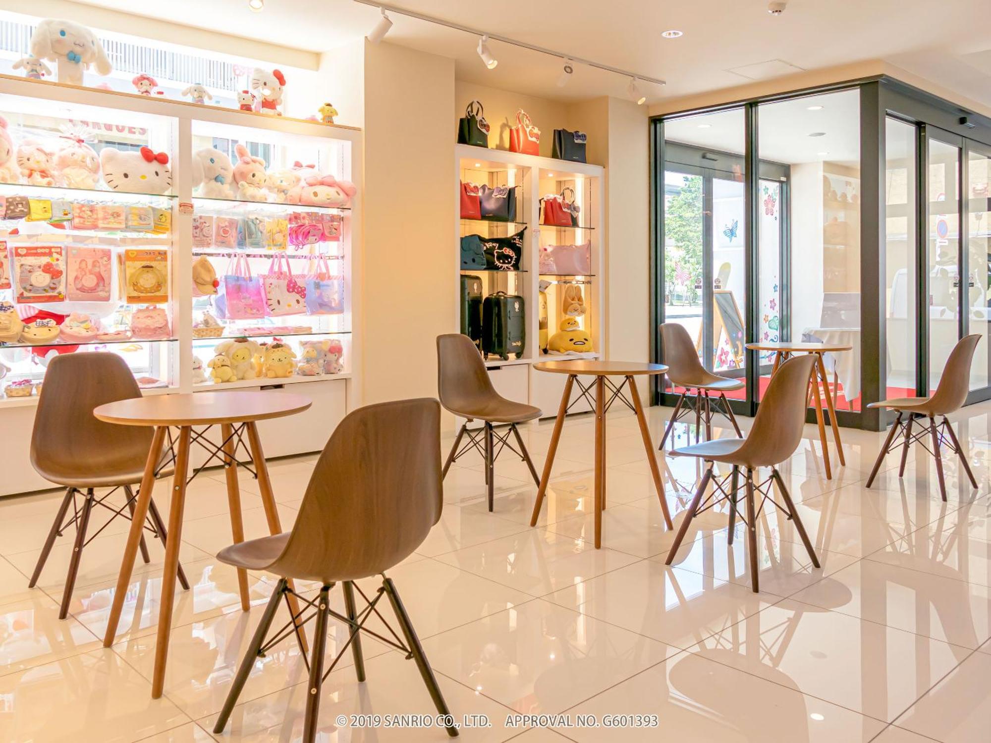 Hotel Okinawa With Sanrio Characters Наха Екстериор снимка